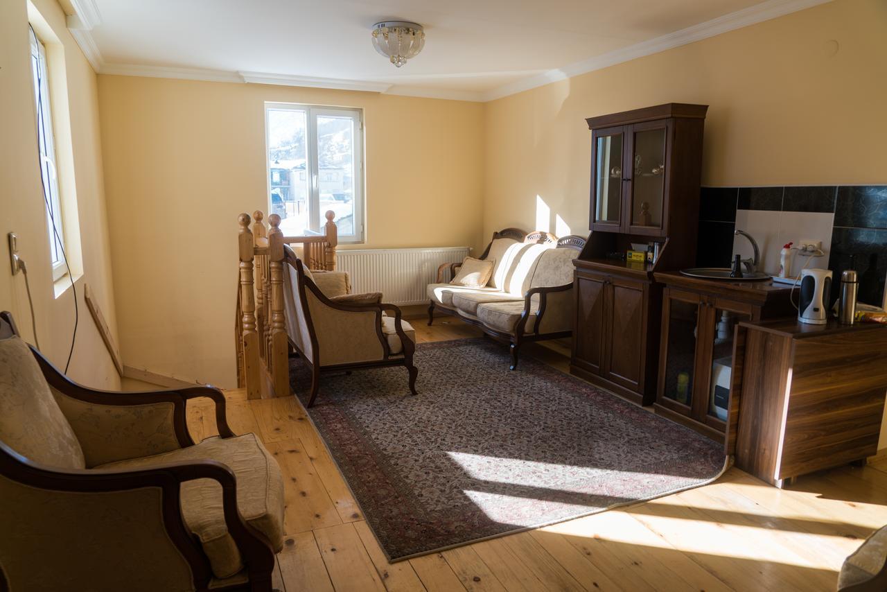 Hotel House Mon Amie à Mestia Extérieur photo